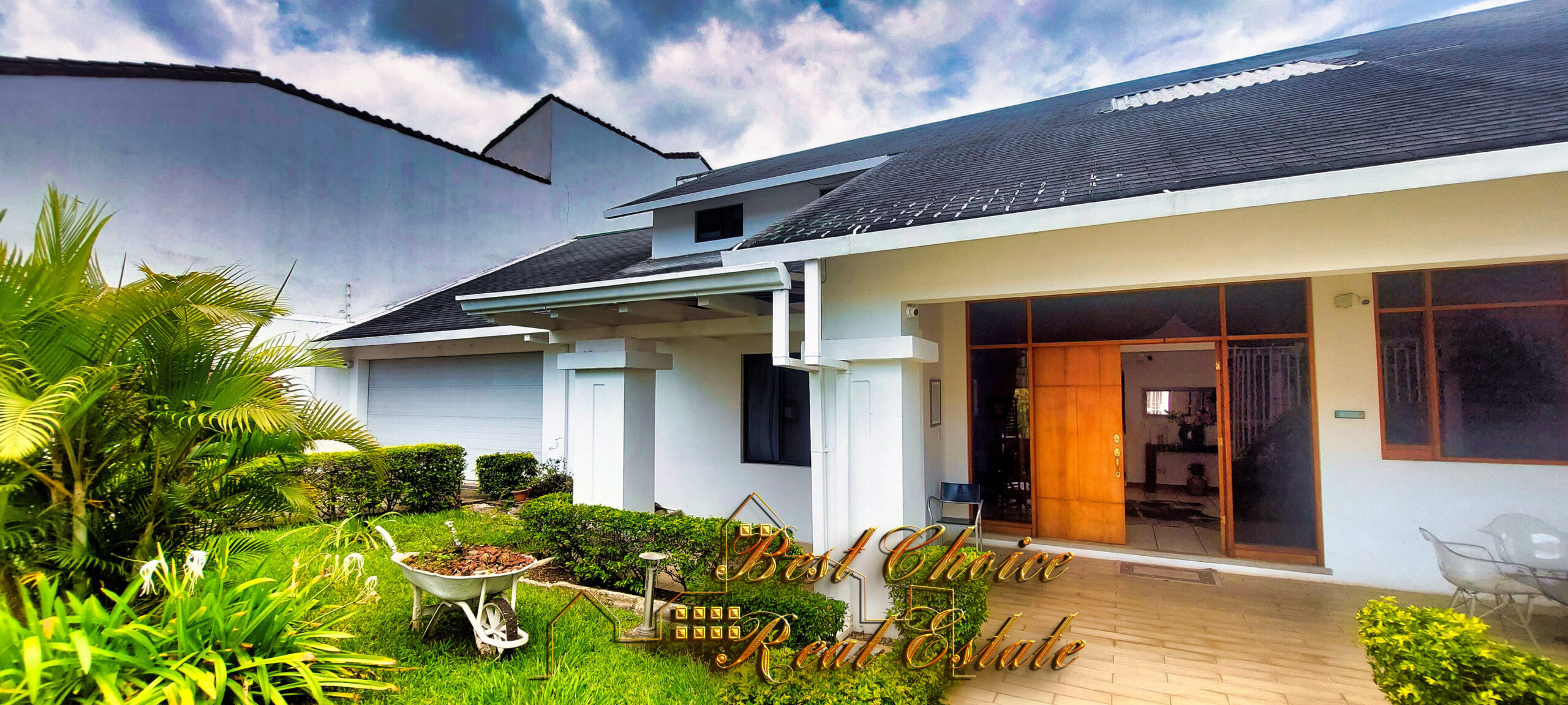 Casa de Lujo en Venta en Ciudad Cariari -Amplios Espacios