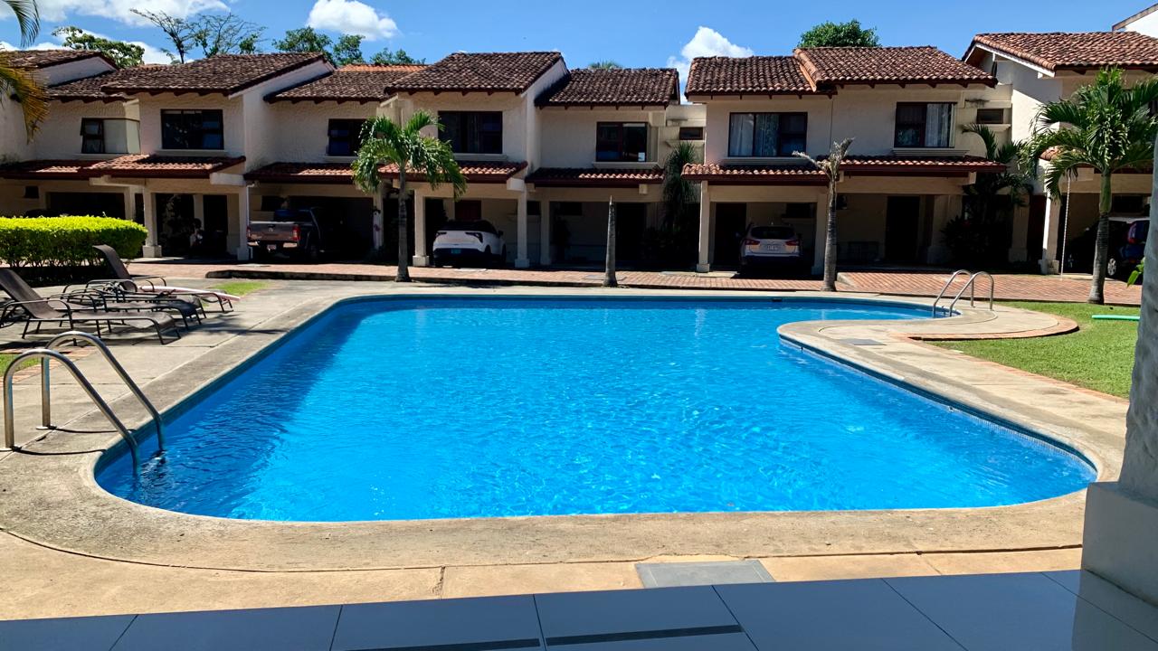 Alquiler de apartamento en Ciudad Cariari – Vista a la cancha de Golf