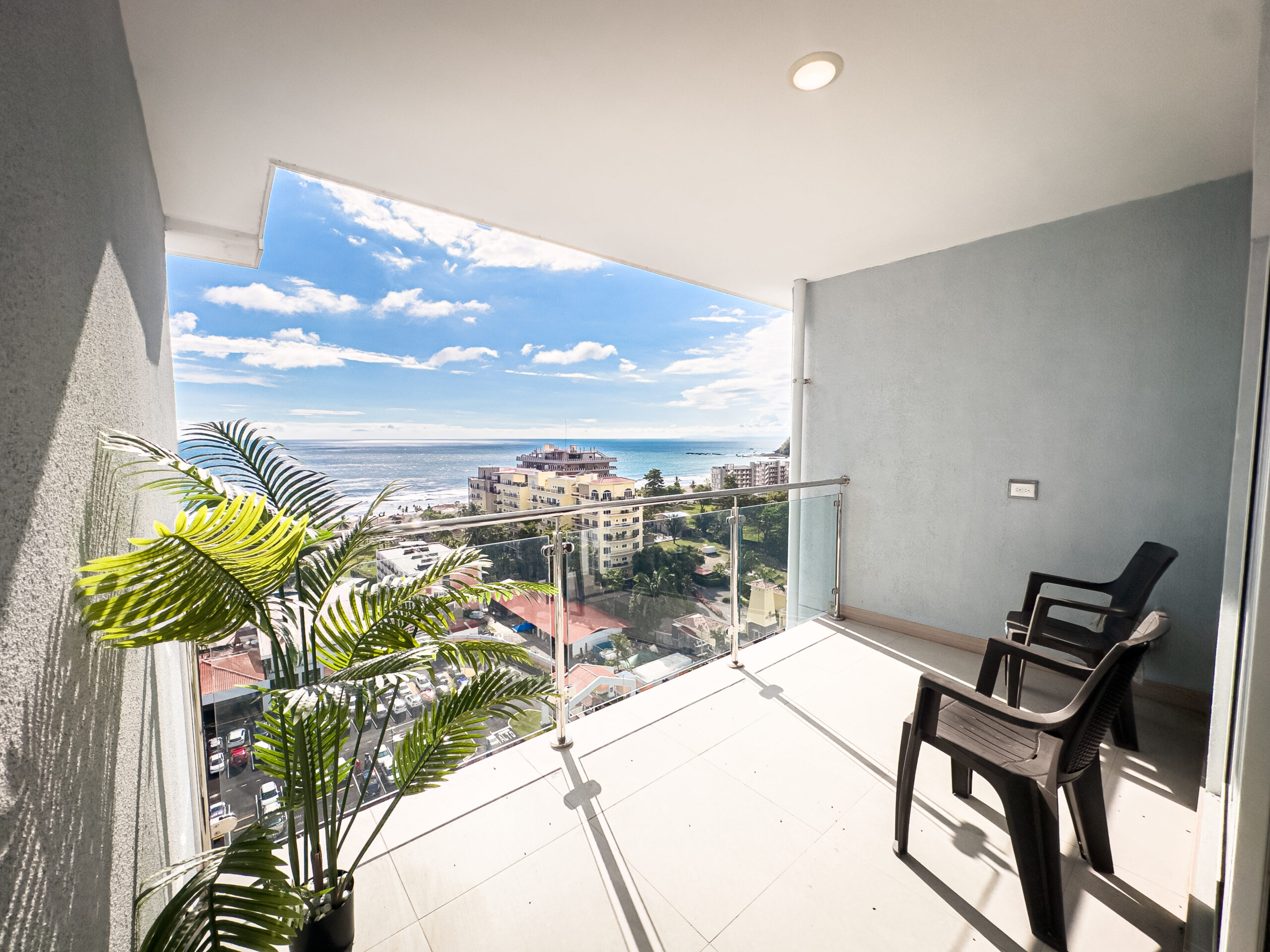 Moderno Apartamento en Torre Premium en Jacó – Vista al Mar