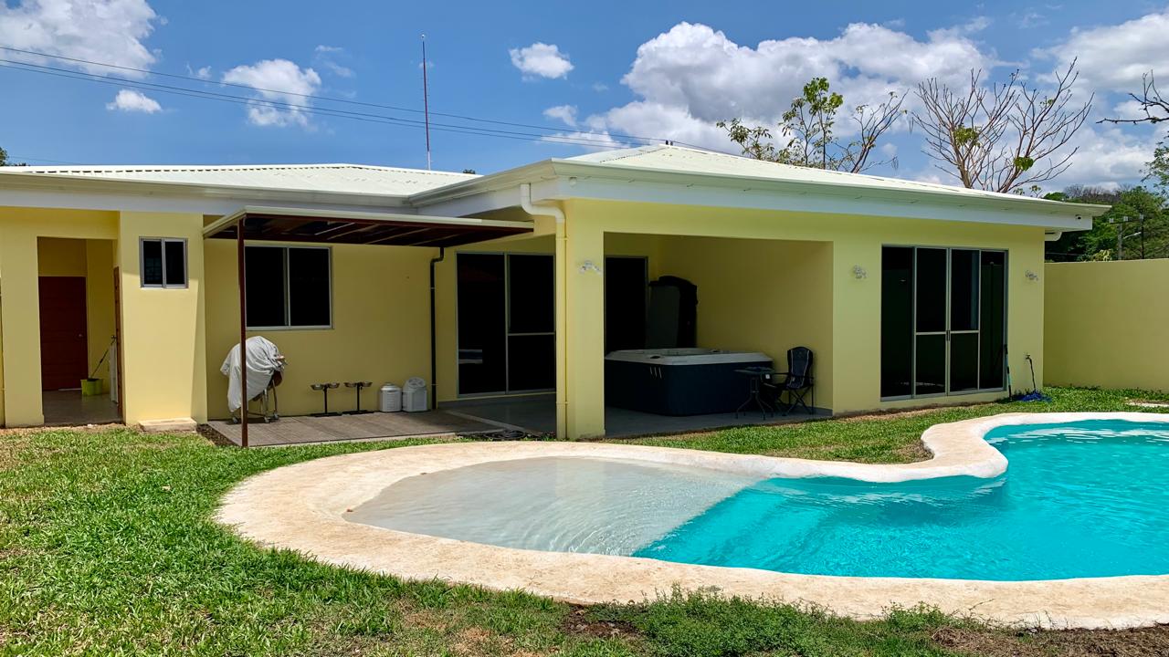 Venta de casa en Belén Ciudad Cariari-Hermosa Piscina