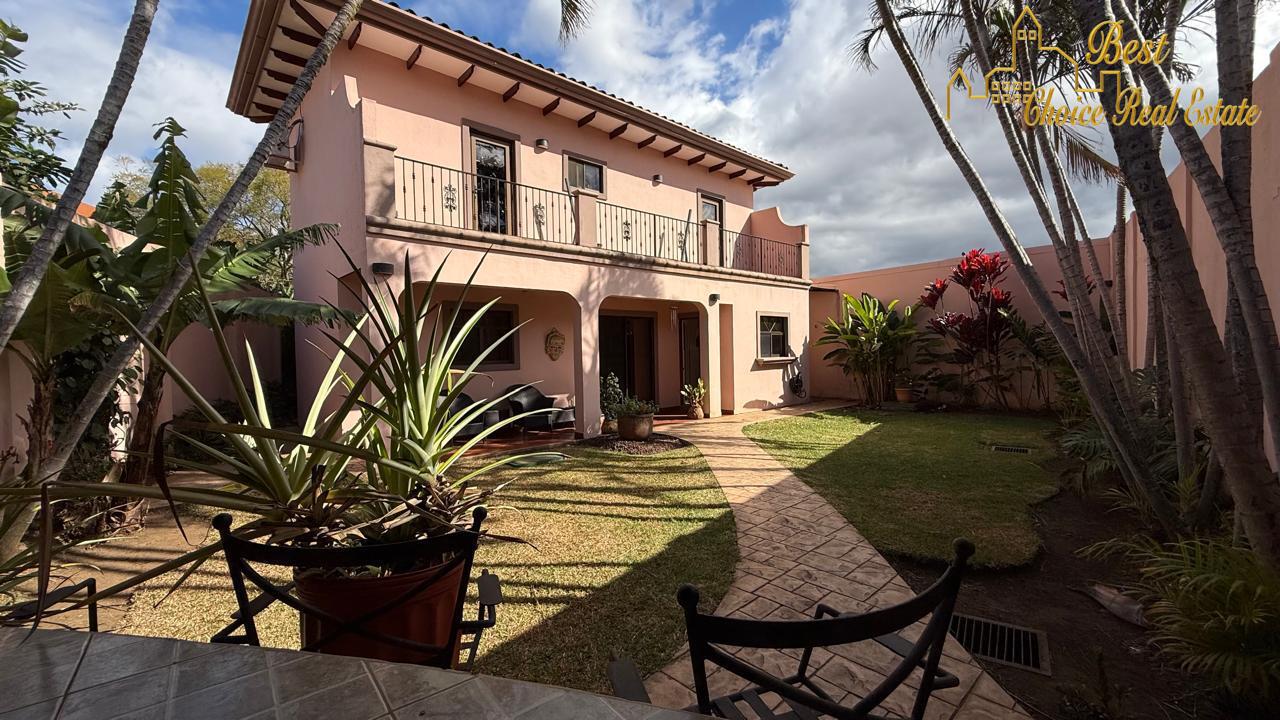 Casa en venta en Ciudad Cariari Seguridad 24/7 