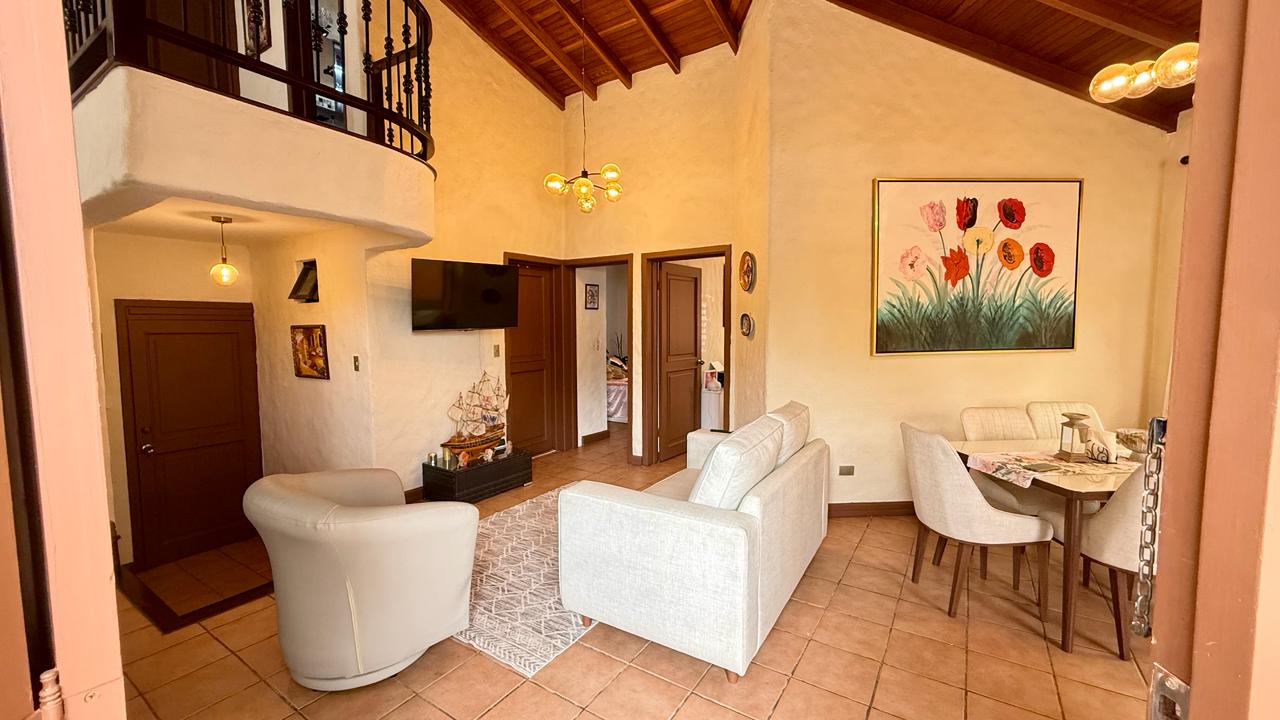 Casa en Alquiler Alturas de Cariari, Belén-Semi amueblada, excelente ubicación