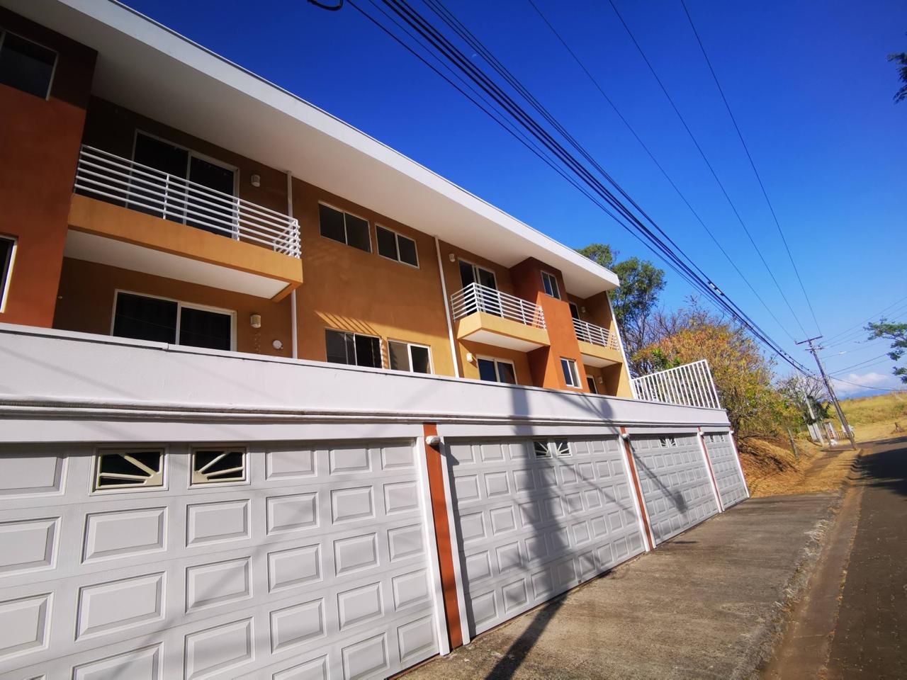 Rental in Ciudad Cariari – 2 Bedrooms with Private Bathrooms