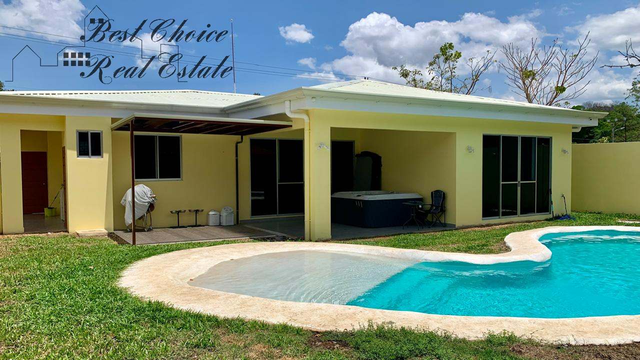 Venta de casa en Belén Ciudad Cariari-Amoblada con hermosa Piscina